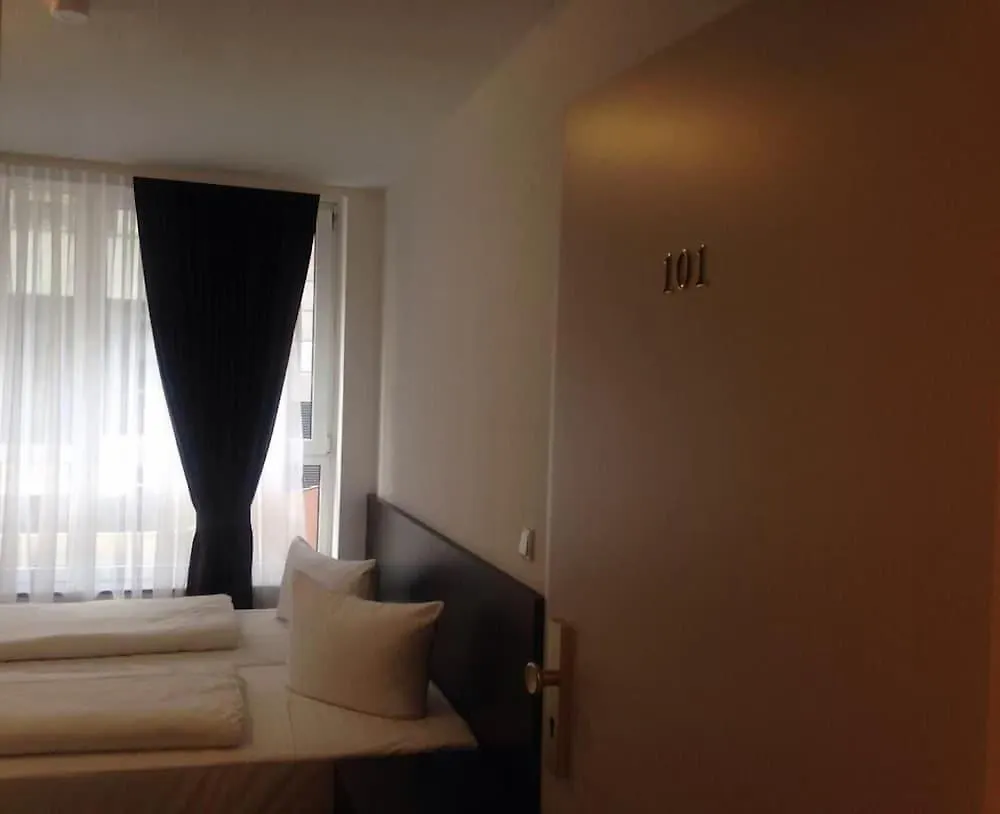 Mosel Hotel Франкфурт-на-Майне