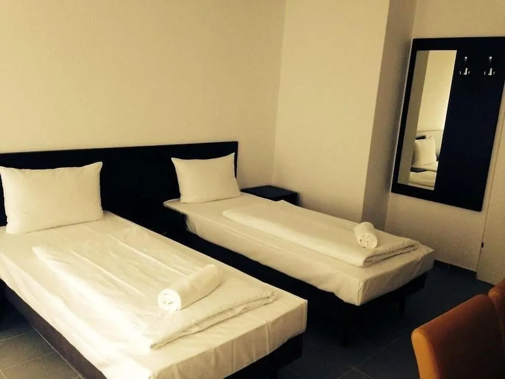 Mosel Hotel Франкфурт-на-Майне 3*,  Германия