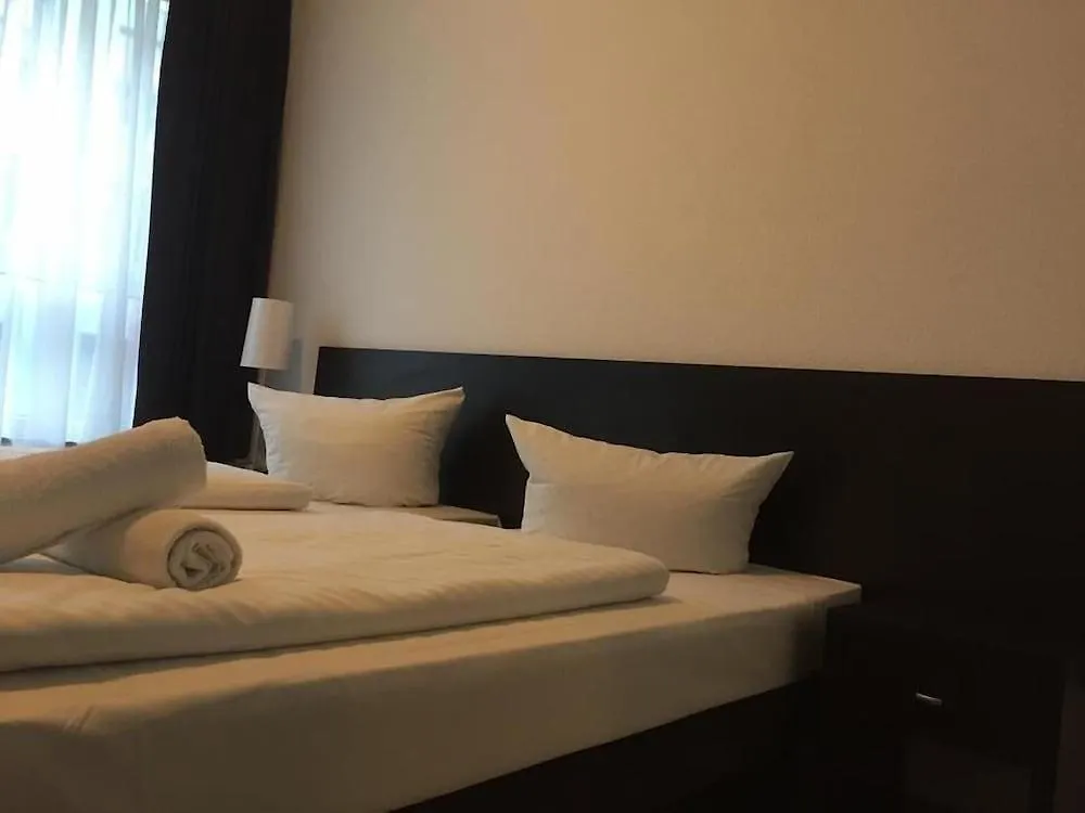 Mosel Hotel Frankfurt am Main 3*,