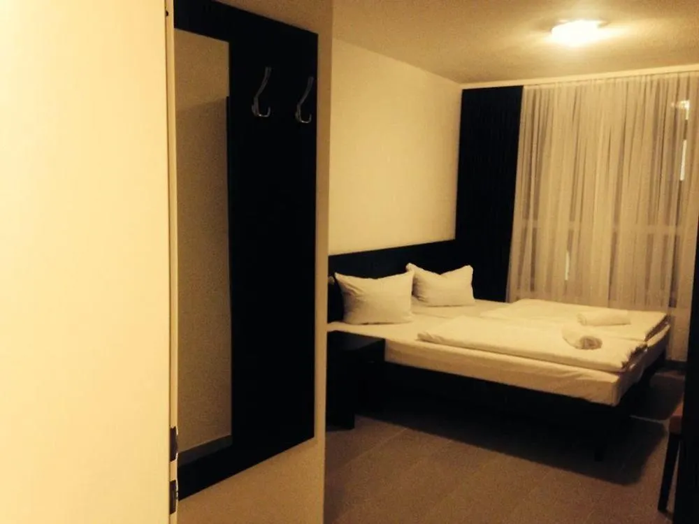 ***  Mosel Hotel Frankfurt am Main Germany