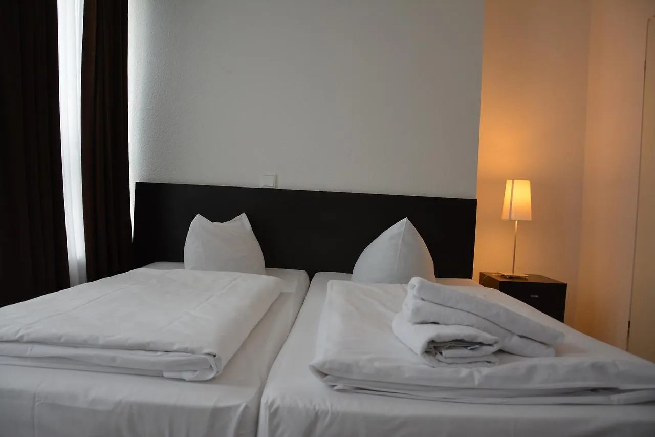 Mosel Hotel Франкфурт-на-Майне 3*,  Германия