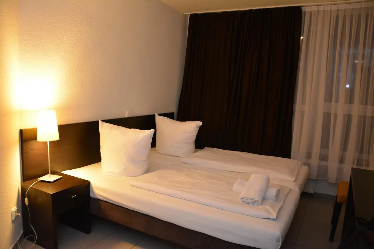 Mosel Hotel Франкфурт-на-Майне